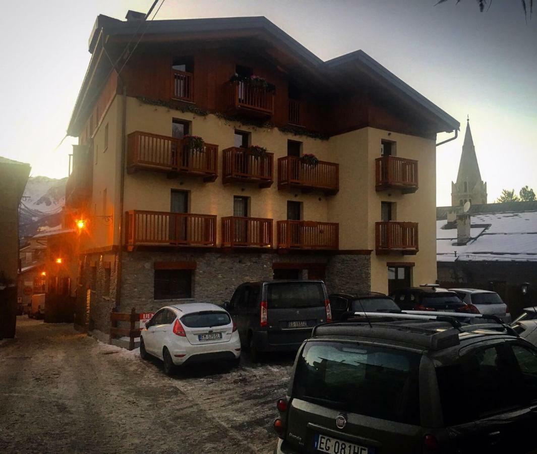 Appartamenti Genevris Oulx 外观 照片