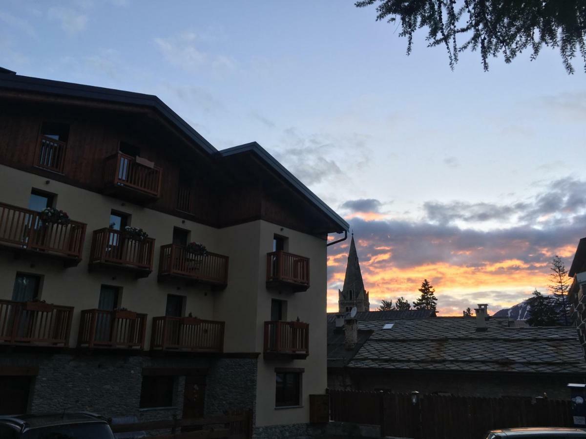 Appartamenti Genevris Oulx 外观 照片